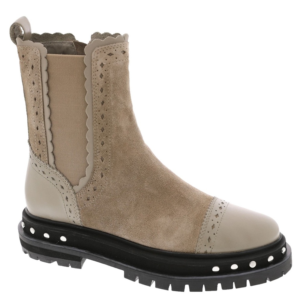 FREE PEOPLE Zip Up Boots Size 8 NWOTS
#revolve - Picture 2 of 5
